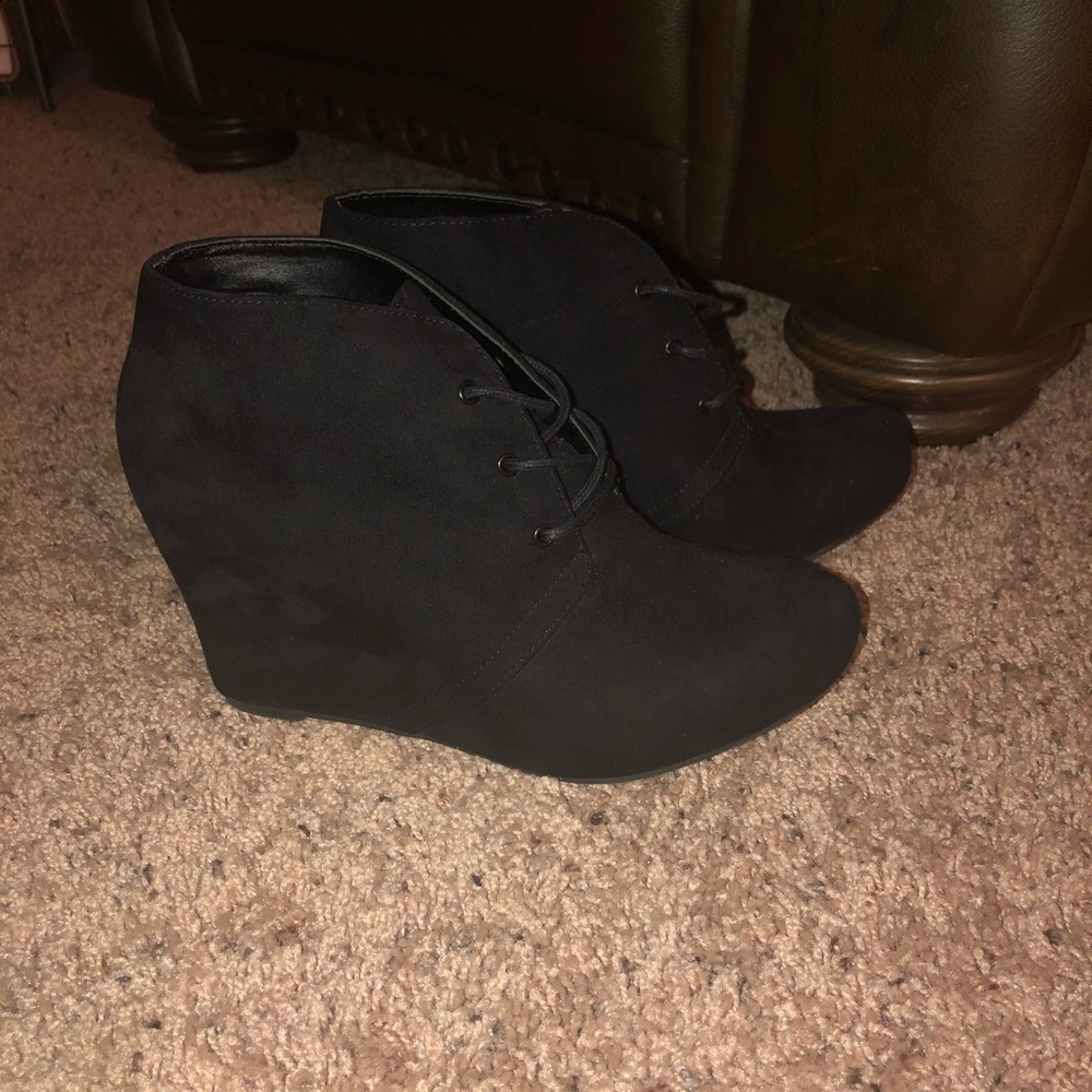 X APPEAL Black Wedge Booties
